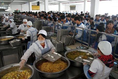 學校食堂承包這個近乎被壟斷的賺錢生意，如今卻“開不下去”？